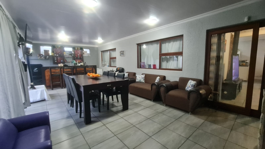 To Let 3 Bedroom Property for Rent in St Dumas Western Cape